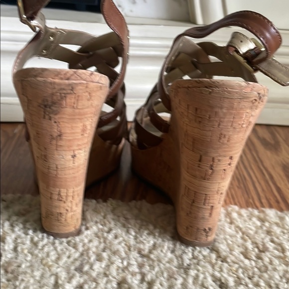 🎉🎈HOST PICK!!🎉🎈GUESS Women's Brown Wedge/cork platform Sandals - Picture 3 of 3